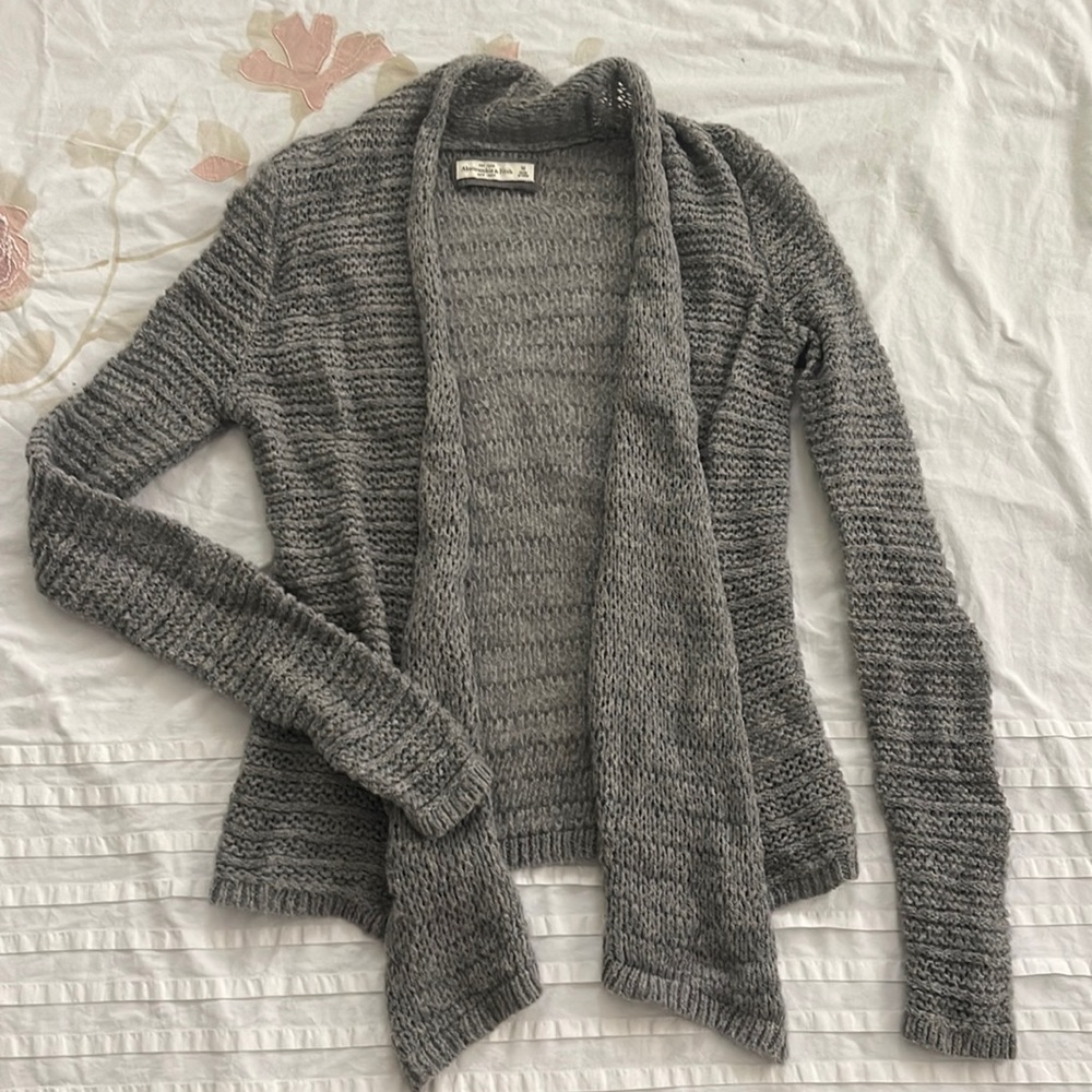 Abercrombie & fitch women medium grey gray knifed open sweater cardigan winter